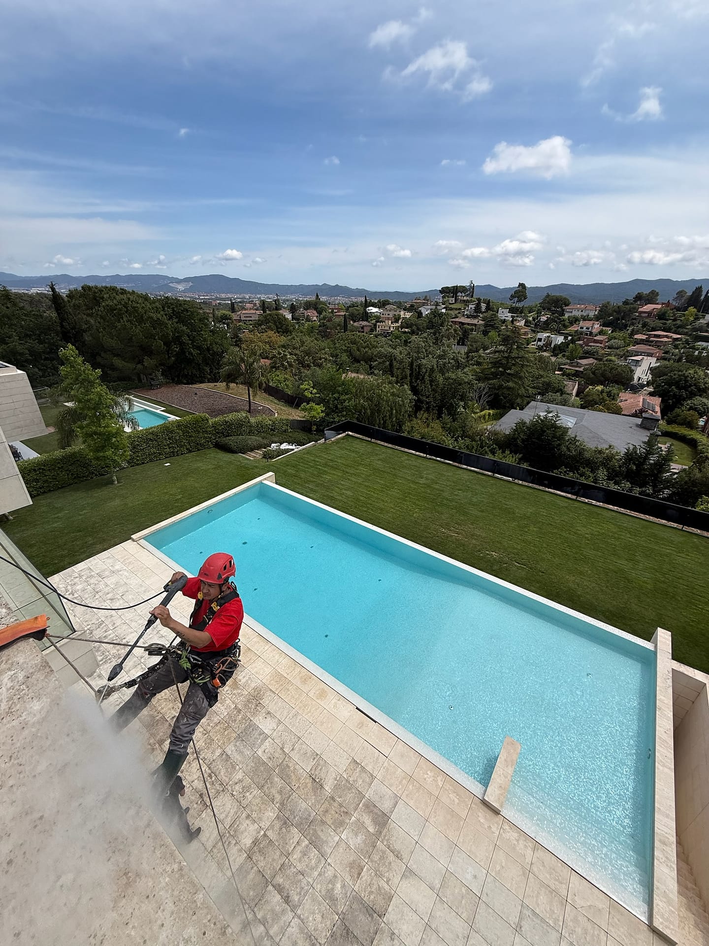 Treball vertical a Barcelona per a manteniment d'habitatge